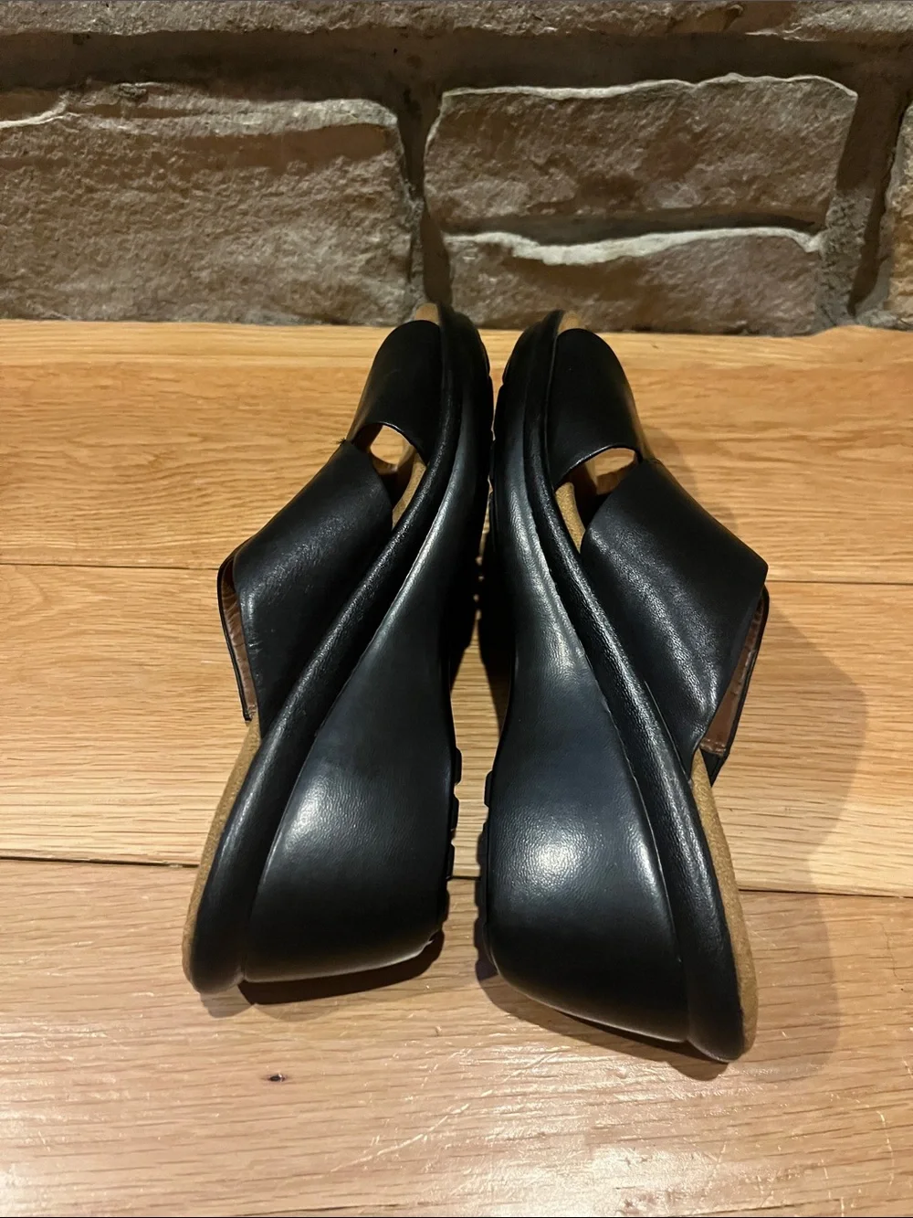 Natural Soul by Naturalizer Black Leather Wedge Sandals Size 10M